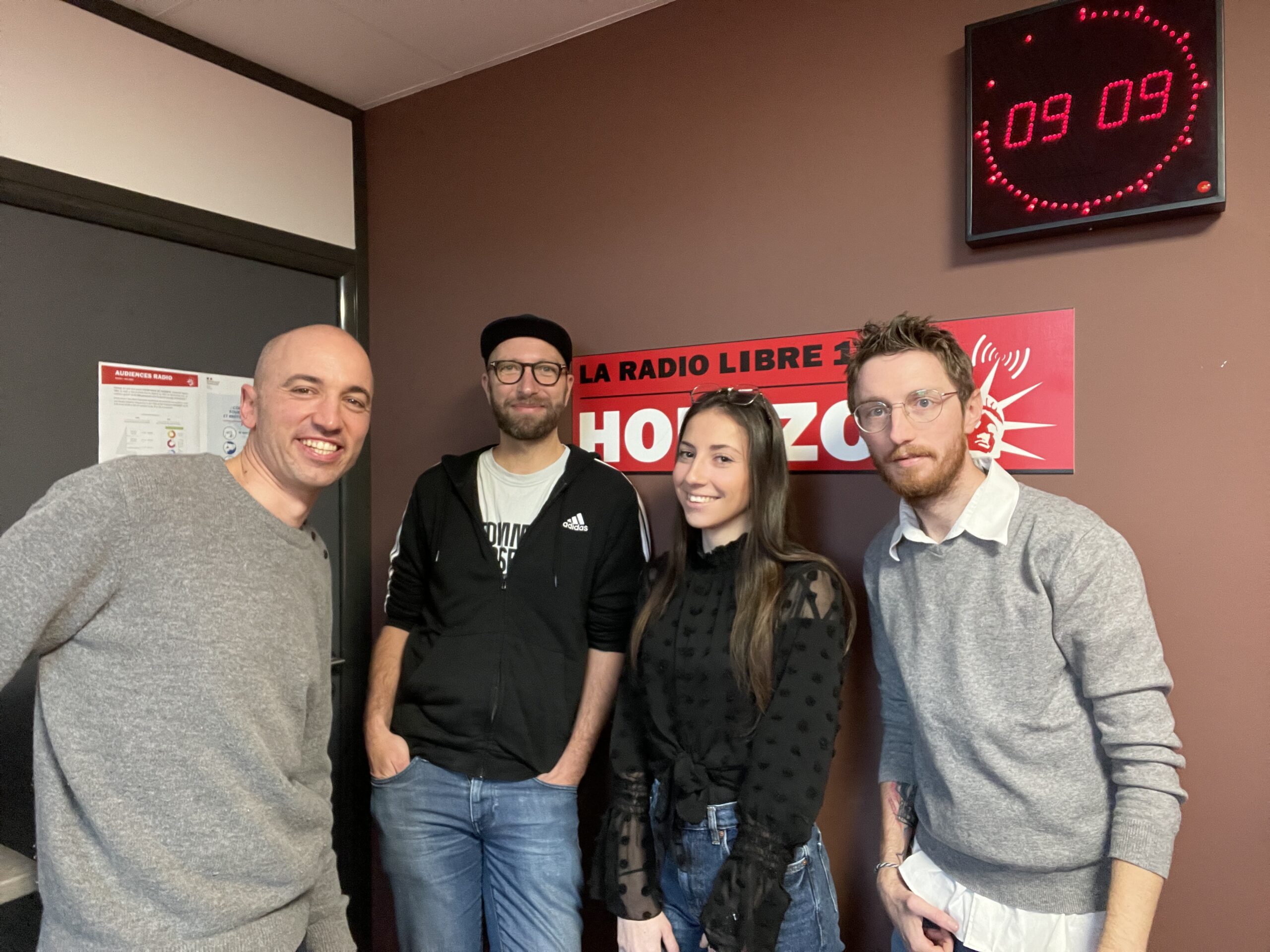 Le Groupe Sainthilaire était Avec Nous Horizon La Radio Libre 1ere Radio Associative De Normandie 2146